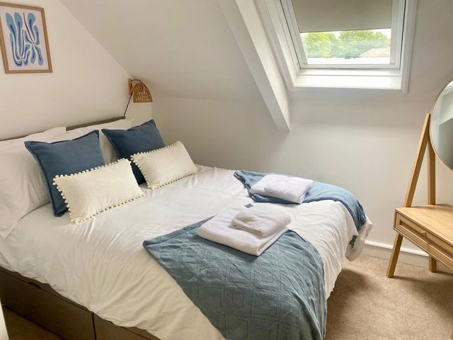 Central Tenby 3 Bed Apt Sleeps 6 to 8 Dog Friendly - 1209098 - photo 5