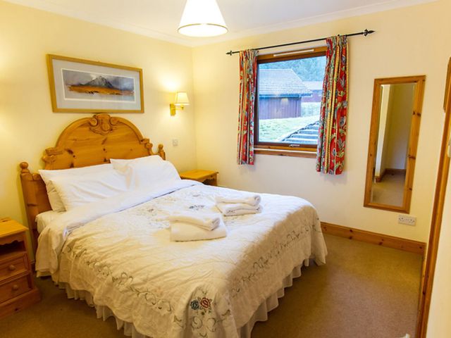 Raven Lodge with beautiful views of Loch Dochart - 1209117 - photo 3