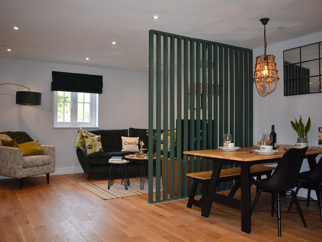 Yr Hen Beudy Barn Conversion Sleeps 4 Dogs Ok - 1209118 - photo 2
