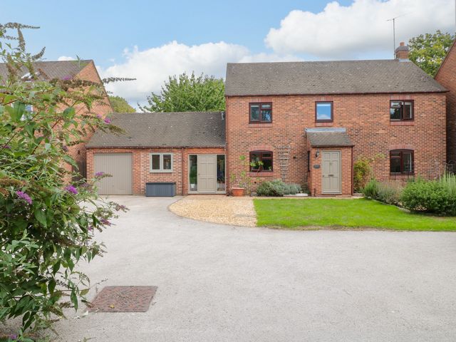 7 Forge Close - 1209724 - photo 2