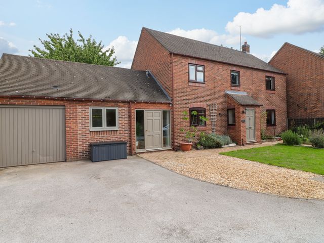 7 Forge Close - 1209724 - photo 3