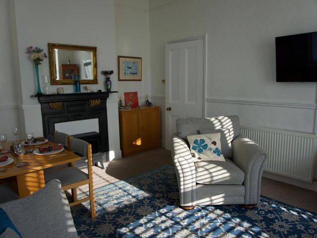 Lovely, spacious apartment sleeping 5 - 1209980 - photo 3