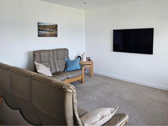 2 Bed Apartment sleeping 4 with Sea views and Free Parking - 1209985 - photo 5