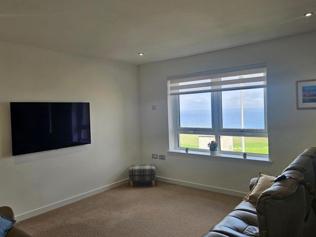 2 Bed Apartment sleeping 4 with Sea views and Free Parking - 1209985 - photo 4