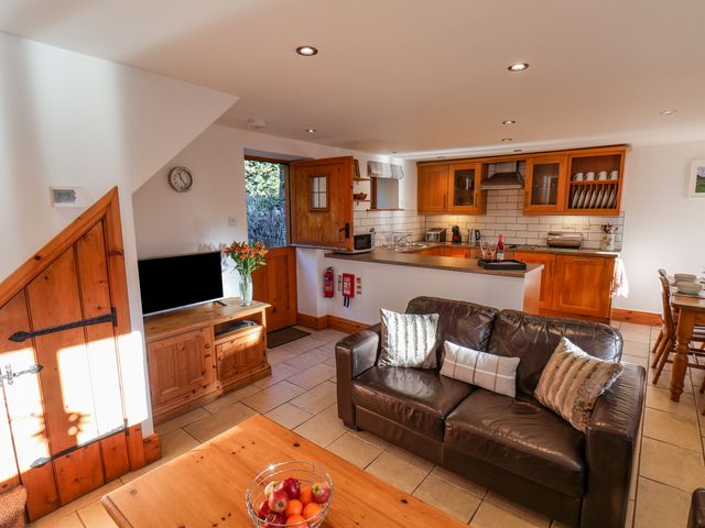 Hayloft Cottage - 1210 - photo 4