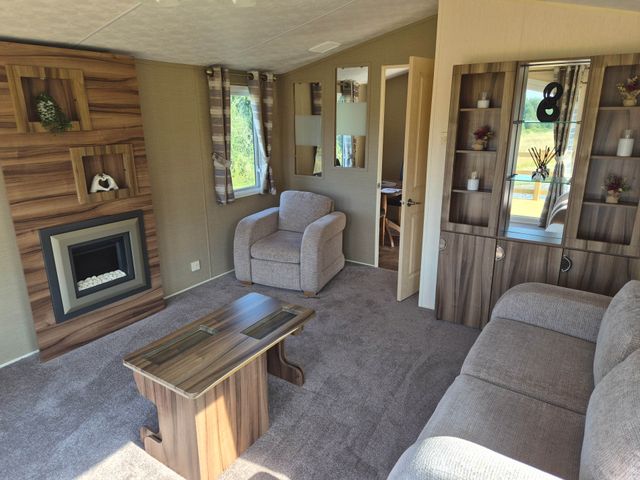 Cabin Sleeps 6 Outdoor Pool and Parking - 1210000 - photo 2