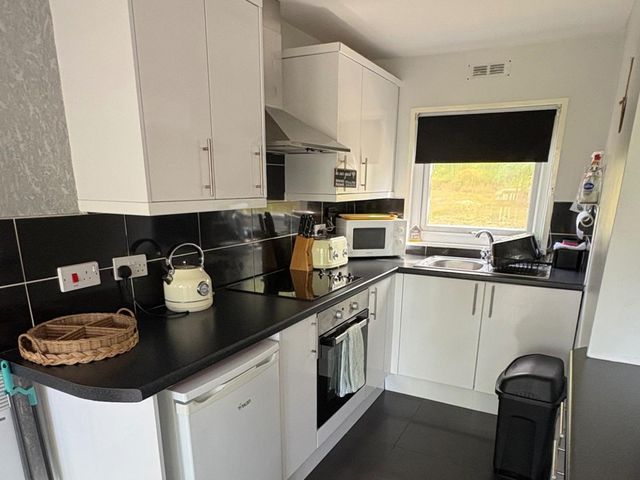 Pet Friendly 2Bed Lodge Sleeps 5 Pool Parking - 1210005 - photo 2