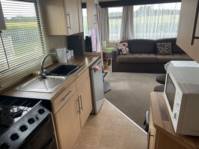 4 Bed Caravan Sleeps 8 Pets WiFi Free Parking - 1210014 - photo 2