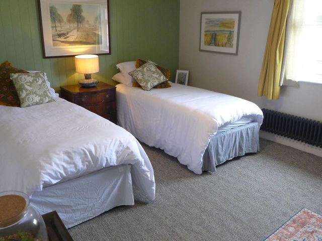 Royal Oak Retreat Sleeps 6 Pub Pet Friendly - 1210028 - photo 5