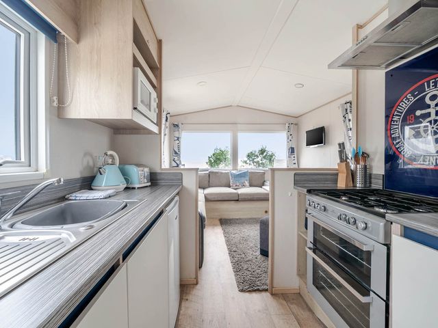 Cozy Pet Friendly Caravan with Seaviews - 1210035 - photo 4