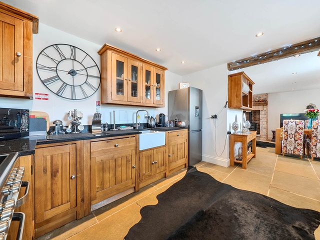 Stylish Rustic Barn Conversion Alton Towers Peaks - 1210047 - photo 3