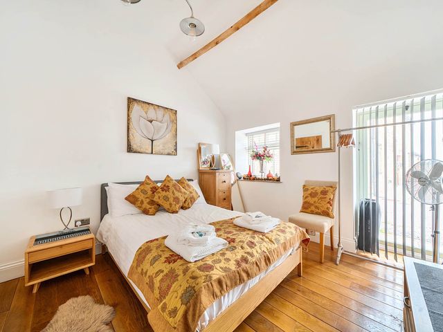 Stylish Rustic Barn Conversion Alton Towers Peaks - 1210047 - photo 5