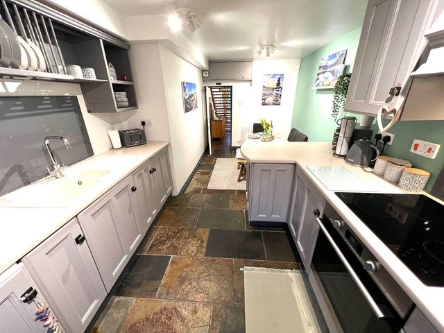Cottage - Sleeps 4 - Pet friendly - Terrace - 1210048 - photo 2