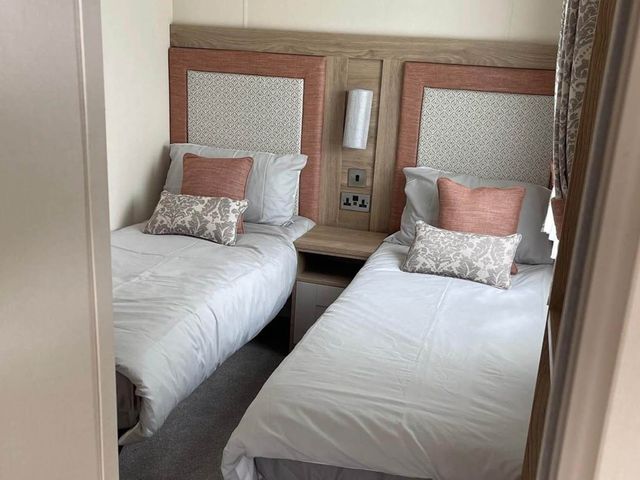 The Royal Oak - Sleeps 4 - Deck - Free Parking - 1210049 - photo 5