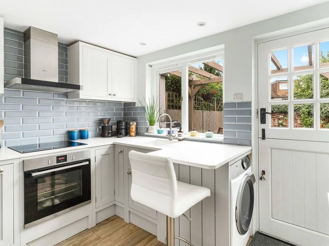 Little Braybrooke Cottage- Saffron Walden - 1210062 - photo 3