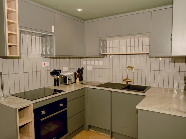 1 Bedroom Apartment, sleeping 3 with balcony and pet friendly - 1210063 - photo 5