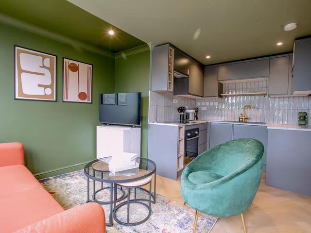 1 Bedroom Apartment, sleeping 3 with balcony and pet friendly - 1210063 - photo 3