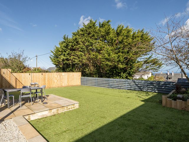 1 Bedroom Apartment, sleeping 3 with balcony and pet friendly - 1210063 - photo 3