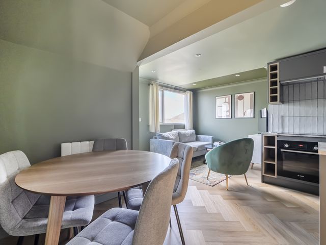 1 Bedroom Apartment, sleeping 3 with balcony and pet friendly - 1210063 - photo 5