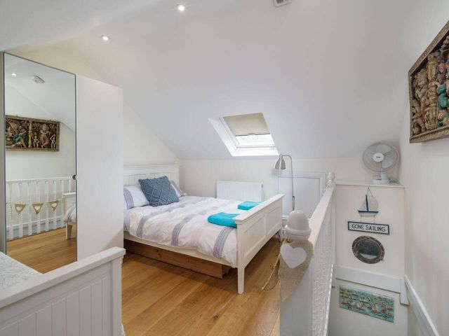 Impeccable 3 bed 2 bath Central Cowes Cottage - 1210065 - photo 4