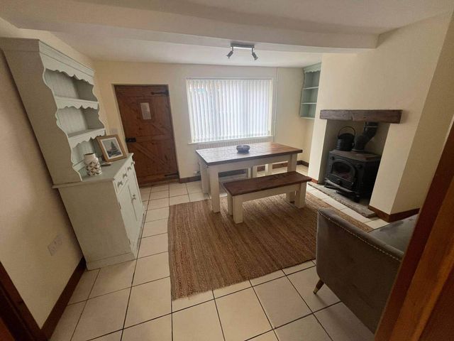 Blyton 2-Bed Cottage, Parking, 30m to Lincoln - 1210066 - photo 5
