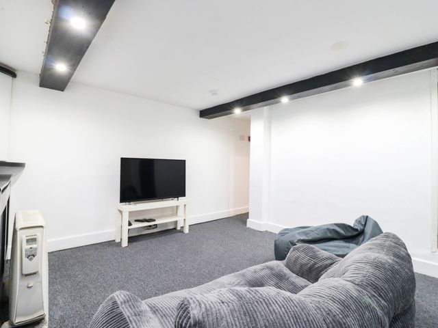 Gillingham House - 1211502 - photo 4