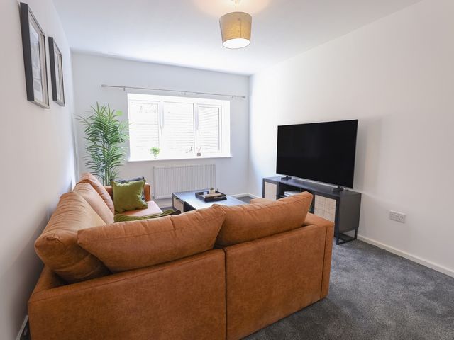 5 Woodland Crescent - 1211530 - photo 2