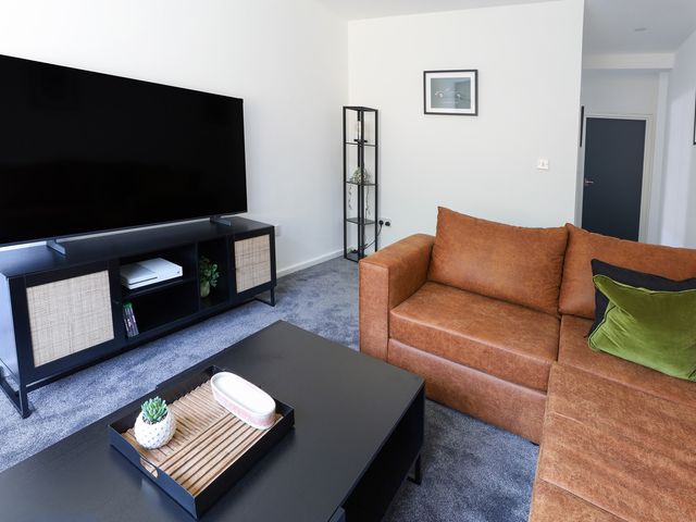 5 Woodland Crescent - 1211530 - photo 4