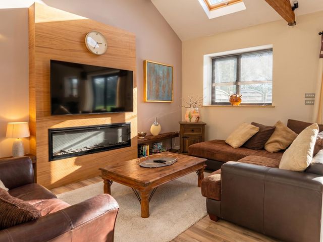 Lynwood Barn - 1212869 - photo 3