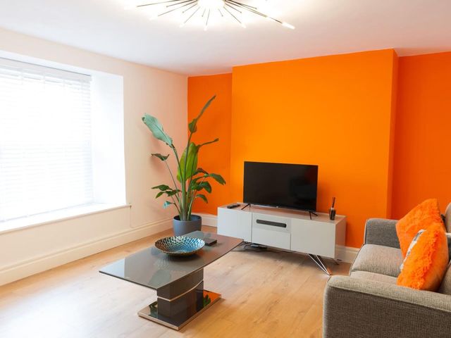North Road Flat - 1212909 - photo 2