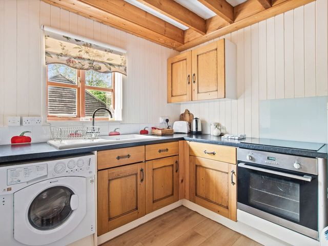 Walnut Tree Cottage - 1212917 - photo 4