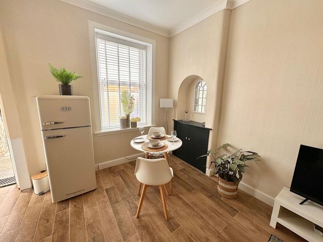 Apartment Bushmills Hideaway, Parking and Pets Allowed - 1213218 - photo 2