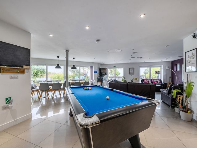 5 Bed House, Sleeps 14 with Hot Tub and Bar - 1213227 - photo 5