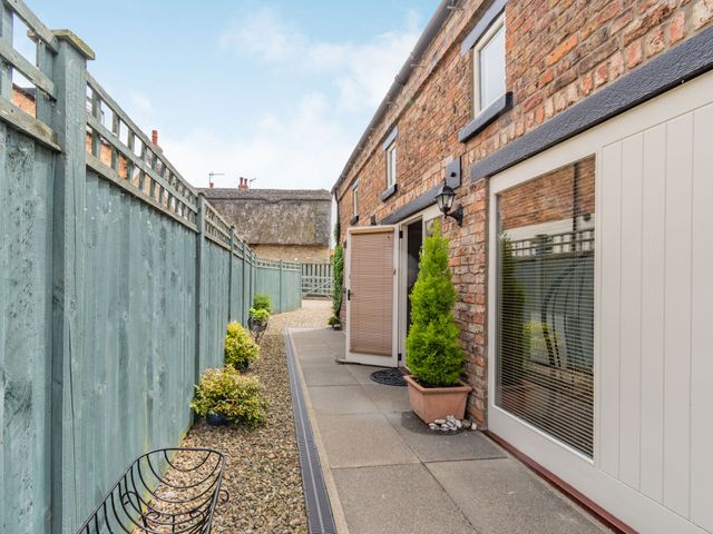 Upstairs Downstairs Cottage - 13914 - photo 3