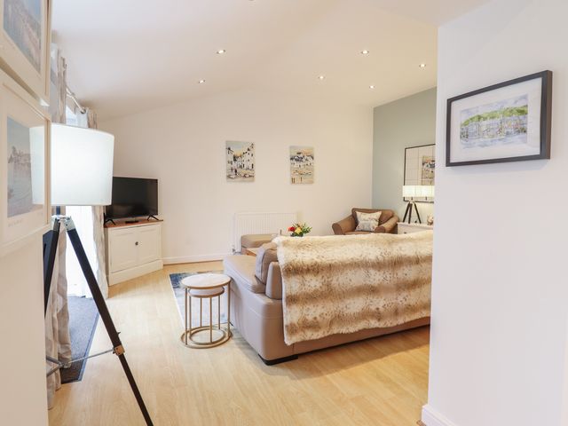 Maritime Mews, 6 The Oakleys - 14809 - photo 4