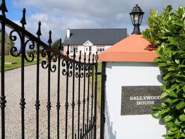 Sallywood House - 18627 - photo 2