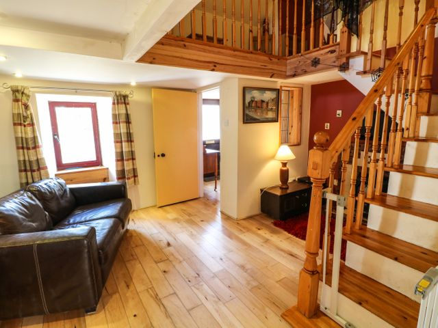 Sutton Cottage - 21972 - photo 2