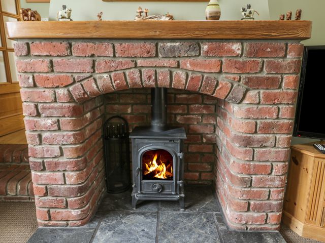 Little Argham Cottage - 23937 - photo 3