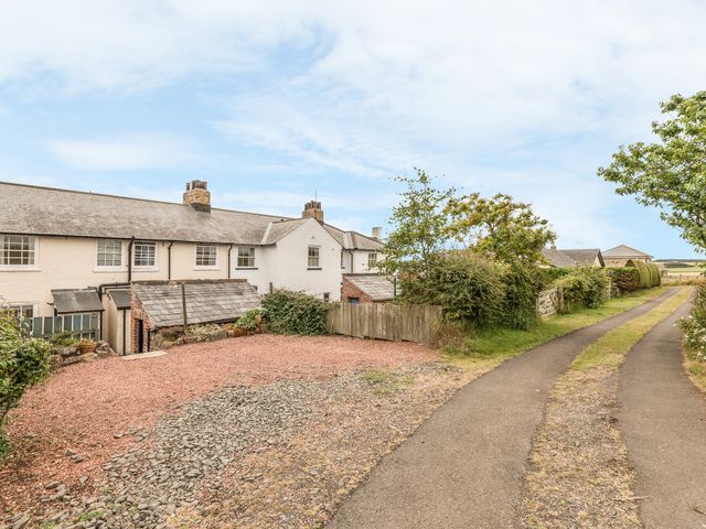 3B Coastguard Cottages - 27680 - photo 3