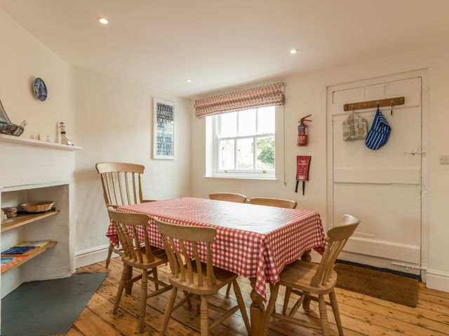 3B Coastguard Cottages - 27680 - photo 5