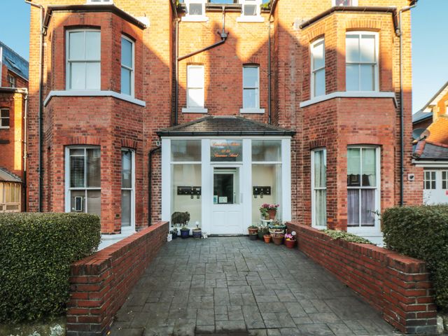 Carisbrooke House, Apartment 6 - 27709 - photo 2