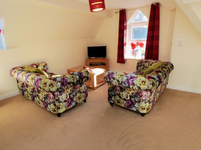 Carisbrooke House, Apartment 6 - 27709 - photo 3