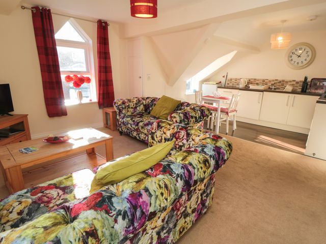 Carisbrooke House, Apartment 6 - 27709 - photo 4
