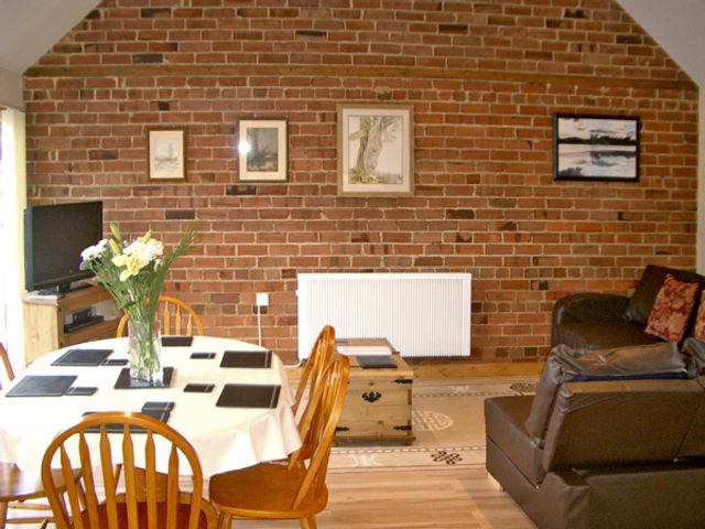 Happy Union Stables - 3605 - photo 3