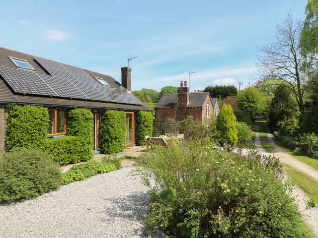Barks Cottage - 3888 - photo 2