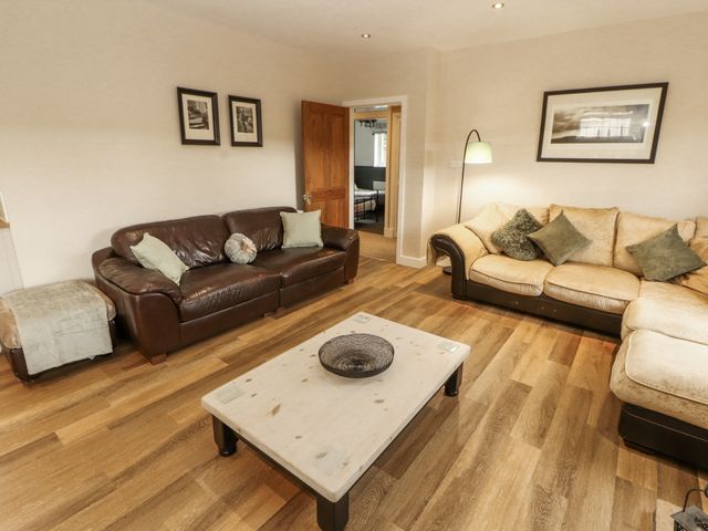 White Gables - 4587 - photo 4
