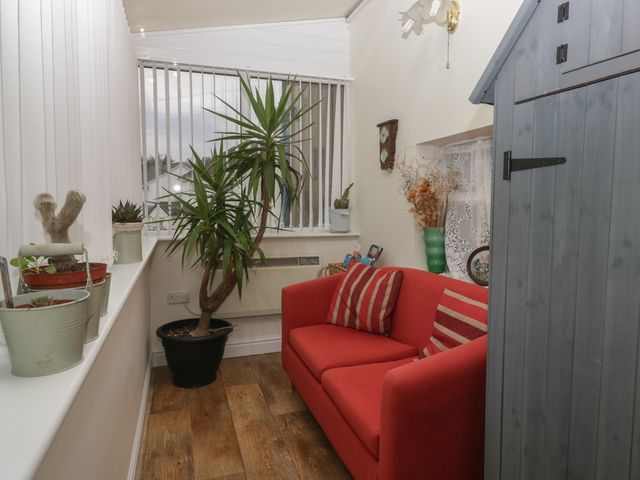 Gorse Bank - 5389 - photo 4