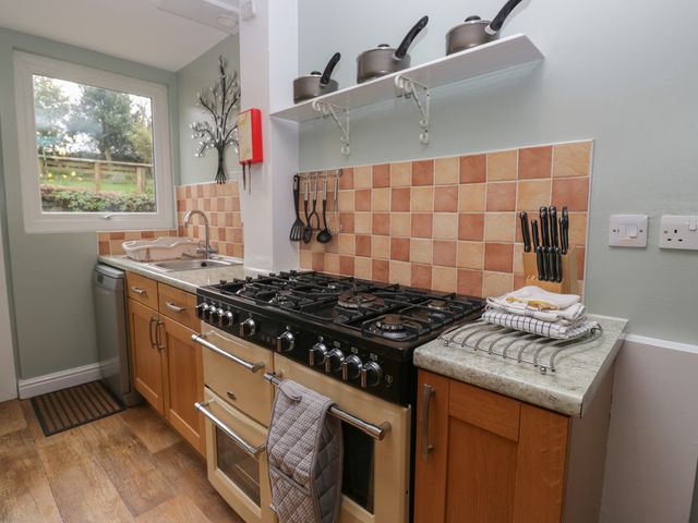 Gorse Bank - 5389 - photo 3