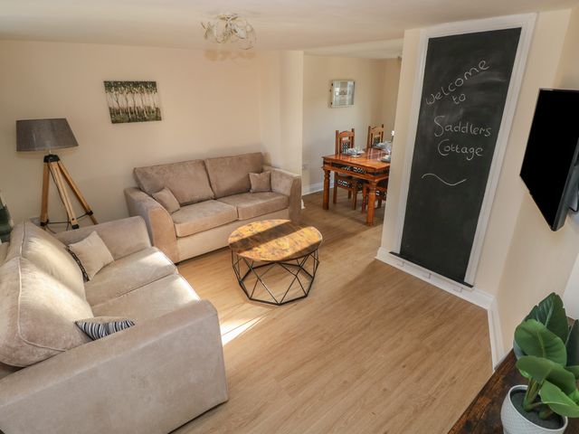 Saddlers Cottage, Berllandeg Farm - 5396 - photo 5