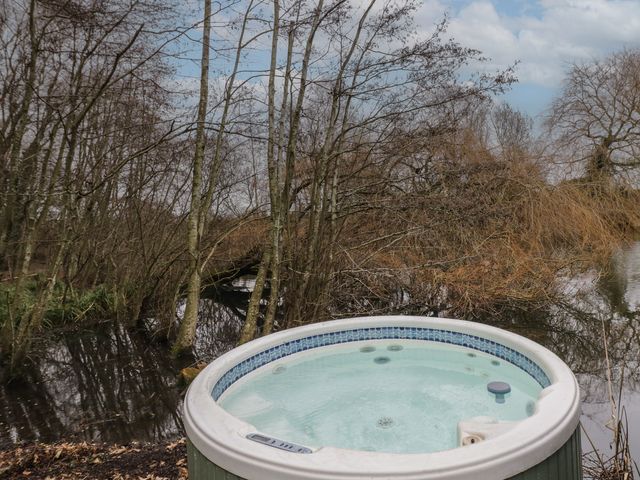 The Lakeside Yurt - 6017 - photo 3